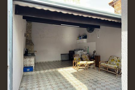 Casa para alugar com 88m², 2 quartos e 2 vagas Casa para alugar com 88m², 2 quartos e 2 vagasÁrea externa