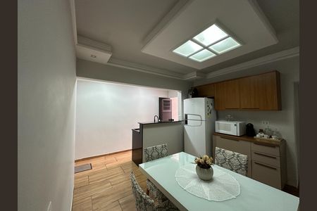Casa para alugar com 88m², 2 quartos e 2 vagas Casa para alugar com 88m², 2 quartos e 2 vagasCozinha