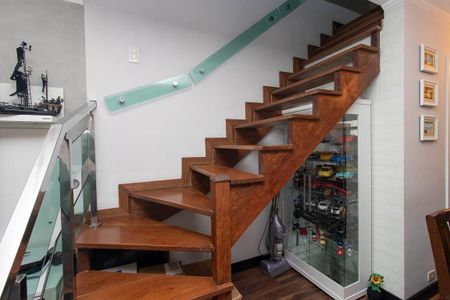 Escada de casa de condomínio à venda com 2 quartos, 87m² em Jardim Leonor Mendes de Barros, São Paulo