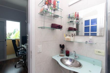 Casa de condomínio à venda com 87m², 2 quartos e 1 vaga Casa de condomínio à venda com 87m², 2 quartos e 1 vagaBanheiro da Suíte 2