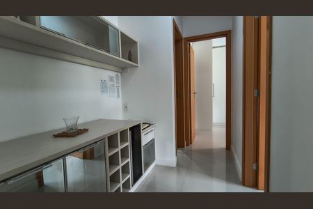 Corredor  de apartamento à venda com 2 quartos, 71m² em Recreio dos Bandeirantes, Rio de Janeiro
