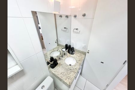 Apartamento para alugar com 53m², 2 quartos e 2 vagas Apartamento para alugar com 53m², 2 quartos e 2 vagasBanheiro