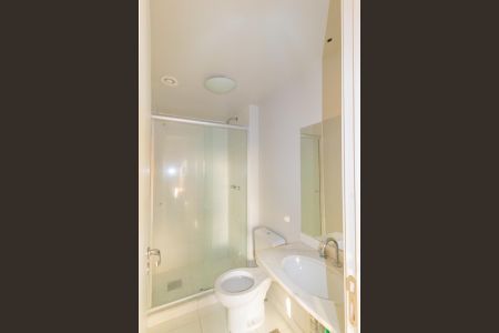Apartamento para alugar com 71m², 2 quartos e 1 vaga Apartamento para alugar com 71m², 2 quartos e 1 vagaBanheiro da Suíte