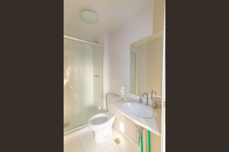Apartamento para alugar com 71m², 2 quartos e 1 vaga Apartamento para alugar com 71m², 2 quartos e 1 vagaBanheiro da Suíte