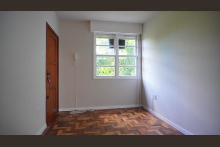 Sala de apartamento para alugar com 2 quartos, 48m² em Santa Maria Goretti, Porto Alegre