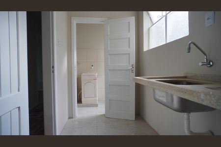 Apartamento para alugar com 48m², 2 quartos e 1 vaga Apartamento para alugar com 48m², 2 quartos e 1 vagaCozinha e Área de Serviço