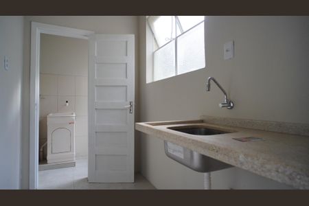 Apartamento para alugar com 48m², 2 quartos e 1 vaga Apartamento para alugar com 48m², 2 quartos e 1 vagaCozinha e Área de Serviço