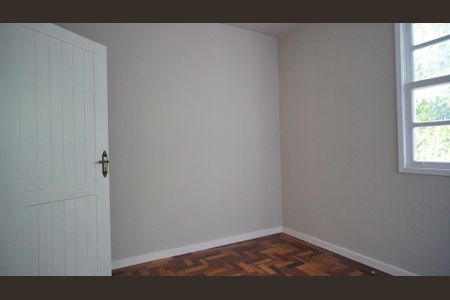 Quarto 1 de apartamento para alugar com 2 quartos, 48m² em Santa Maria Goretti, Porto Alegre