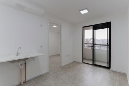 Sala/Cozinha de apartamento para alugar com 1 quarto, 28m² em Vila Santa Maria, São Paulo