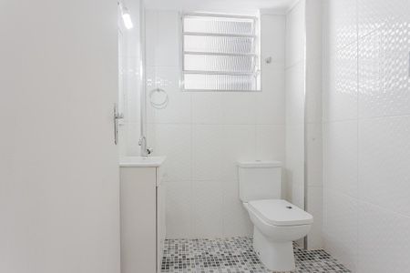 Banheiro de apartamento para alugar com 2 quartos, 75m² em Pinheiros, São Paulo