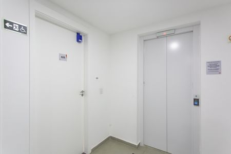 Apartamento para alugar com 44m², 2 quartos e sem vaga Apartamento para alugar com 44m², 2 quartos e sem vagaHall / Entrada