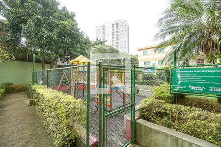 Apartamento para alugar com 49m², 2 quartos e 1 vaga Apartamento para alugar com 49m², 2 quartos e 1 vagaÁrea comum - Playground
