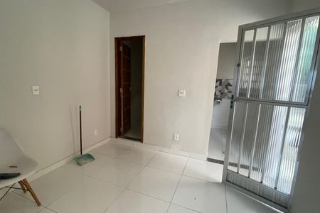 Sala de casa para alugar com 1 quarto, 55m² em Parque Lafaiete, Duque de Caxias