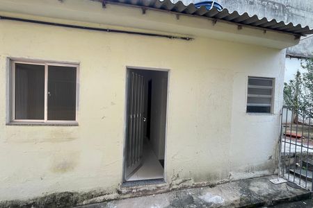 Fachada de casa para alugar com 1 quarto, 55m² em Parque Lafaiete, Duque de Caxias