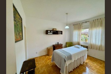Casa à venda com 10 quartos, 285m² em Itaipu, Niterói