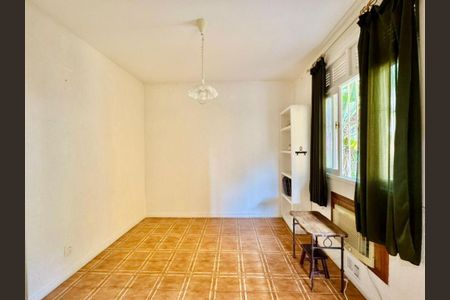 Casa à venda com 10 quartos, 285m² em Itaipu, Niterói