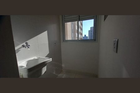 Apartamento à venda com 3 quartos, 58m² em Parque Vitoria, São Paulo