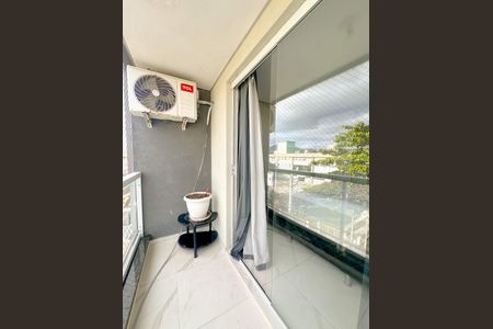 Apartamento para alugar com 73m², 2 quartos e 1 vagaVaranda