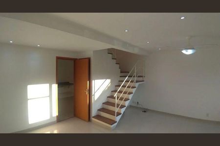 Casa à venda com 3 quartos, 120m² em Tanque, Rio de Janeiro