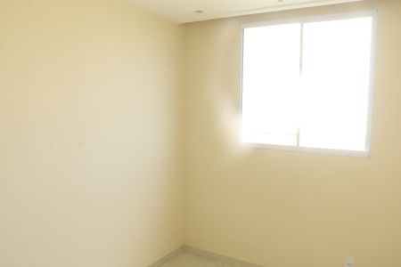 quarto de apartamento para alugar com 2 quartos, 52m² em Jardim Jasmim, Nova Iguaçu