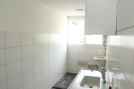 Cozinha de apartamento para alugar com 2 quartos, 52m² em Jardim Jasmim, Nova Iguaçu