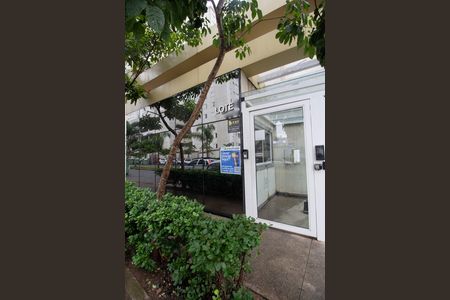 Apartamento à venda com 42m², 2 quartos e 1 vaga Apartamento à venda com 42m², 2 quartos e 1 vagaFachada