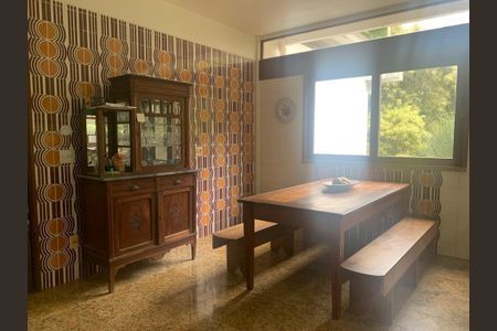 Casa à venda com 658m², 4 quartos e sem vaga