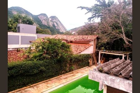 Casa à venda com 658m², 4 quartos e sem vaga
