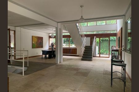 Casa à venda com 658m², 4 quartos e sem vaga