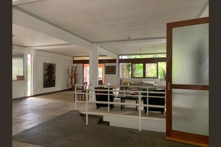 Casa à venda com 658m², 4 quartos e sem vaga
