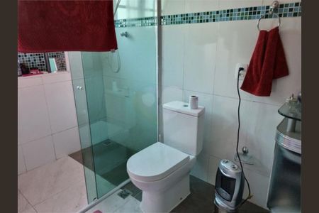 Casa à venda com 240m², 3 quartos e 7 vagas