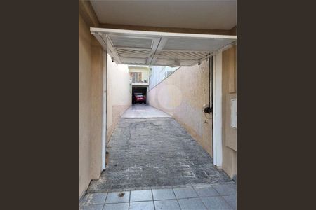 Casa à venda com 240m², 3 quartos e 7 vagas