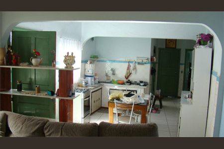 Casa à venda com 7 quartos, 256m² em Santa Teresinha, São Paulo