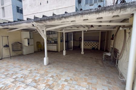 Casa à venda com 180m², 3 quartos e sem vaga Casa à venda com 180m², 3 quartos e sem vagaTerraço