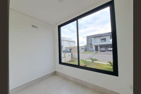 Casa à venda com 241m², 3 quartos e 4 vagas