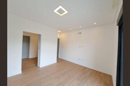 Casa à venda com 241m², 3 quartos e 4 vagas