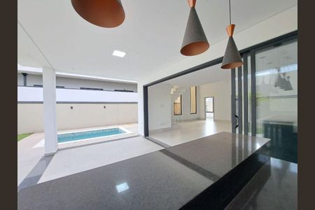 Casa à venda com 241m², 3 quartos e 4 vagas