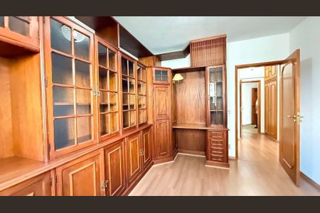 Apartamento à venda com 235m², 4 quartos e 3 vagas