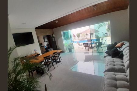 Casa à venda com 5 quartos, 414m² em Parque dos Passaros, São Bernardo do Campo