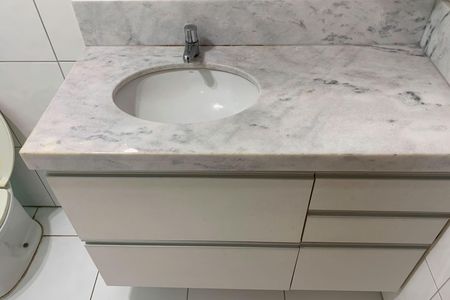 Apartamento para alugar com 72m², 2 quartos e 1 vaga Apartamento para alugar com 72m², 2 quartos e 1 vagaBanheiro