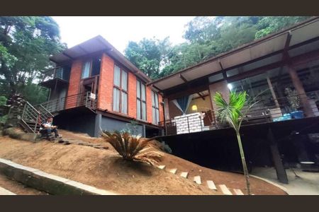 Casa à venda com 250m², 3 quartos e 3 vagas