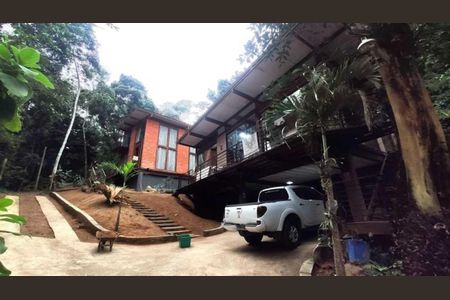 Casa à venda com 250m², 3 quartos e 3 vagas
