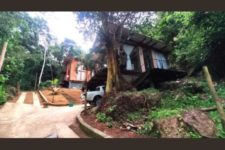 Casa à venda com 250m², 3 quartos e 3 vagas