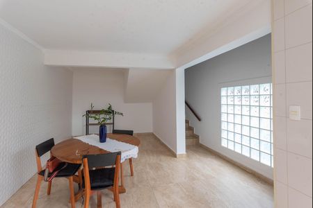 Casa à venda com 250m², 3 quartos e 2 vagas Casa à venda com 250m², 3 quartos e 2 vagasCozinha