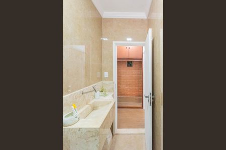 Casa à venda com 250m², 3 quartos e 2 vagas Casa à venda com 250m², 3 quartos e 2 vagasBanheiro