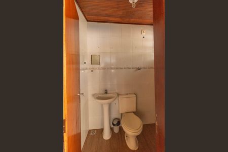 Banheiro de serviço de casa à venda com 3 quartos, 250m² em Jardim dos Oliveiras, Campinas