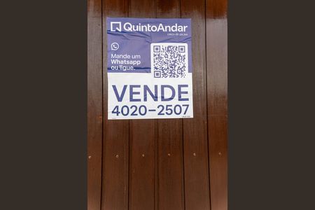 Casa à venda com 250m², 3 quartos e 2 vagas Casa à venda com 250m², 3 quartos e 2 vagasPlaquinha