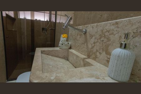 Casa à venda com 250m², 3 quartos e 2 vagas Casa à venda com 250m², 3 quartos e 2 vagasBanheiro