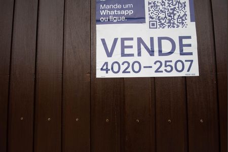 Casa à venda com 250m², 3 quartos e 2 vagas Casa à venda com 250m², 3 quartos e 2 vagasPlaquinha