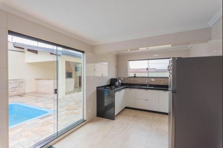 Casa à venda com 250m², 3 quartos e 2 vagas Casa à venda com 250m², 3 quartos e 2 vagasCozinha